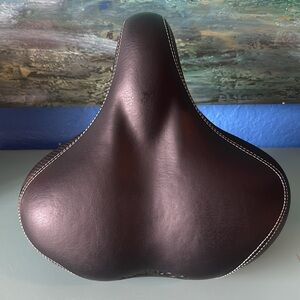 NWT Bikeroo Extra Wide Bike Saddle